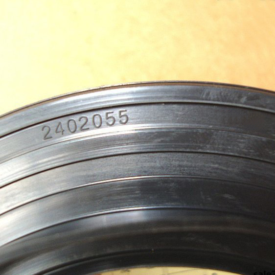 conew_后桥差速器油封 95-152-12-24