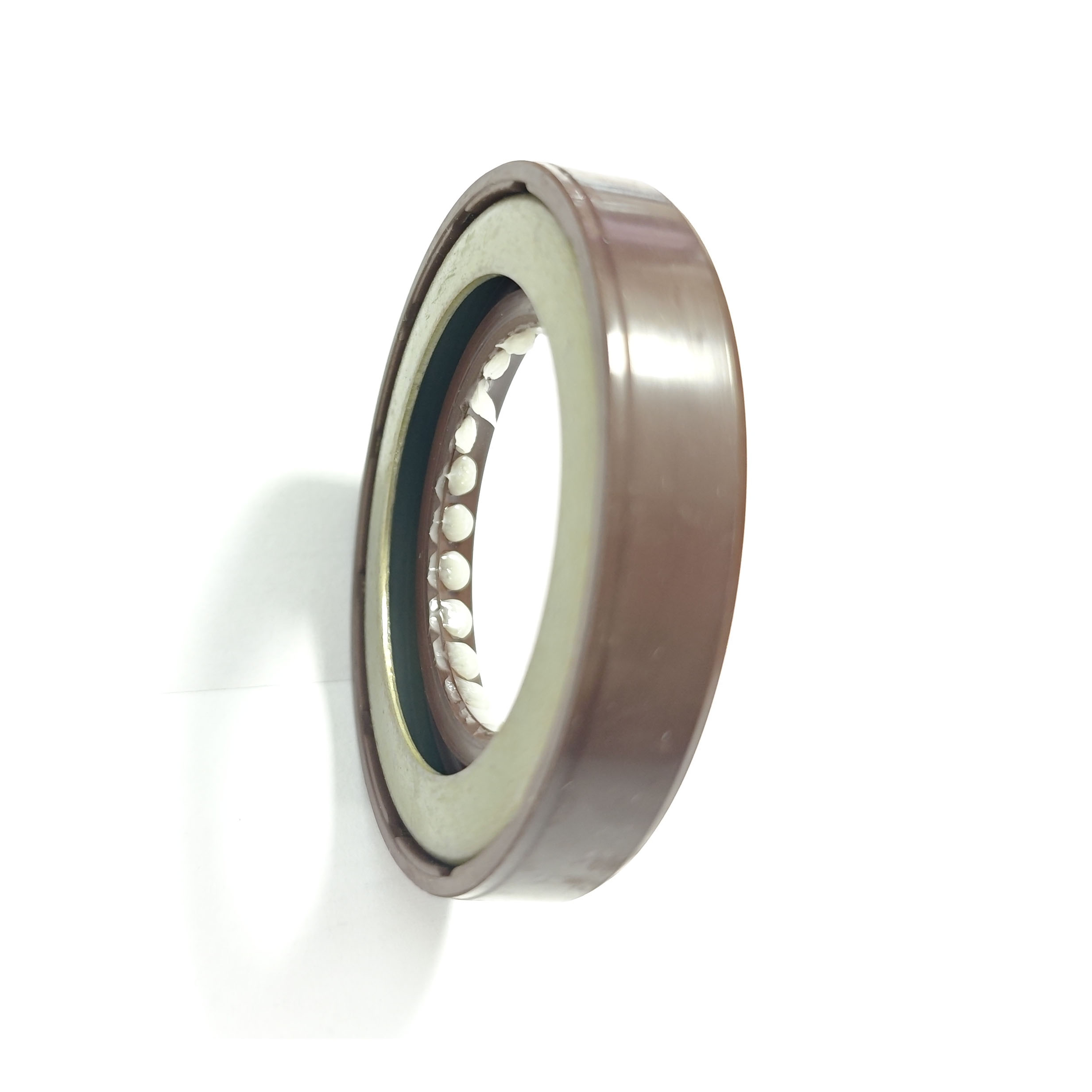 OE MB092527 35*58*10/6mm Factory Produces Differential Rear Wheel Hub Oil Seal for Mitsubishi Fuso L300 Delica