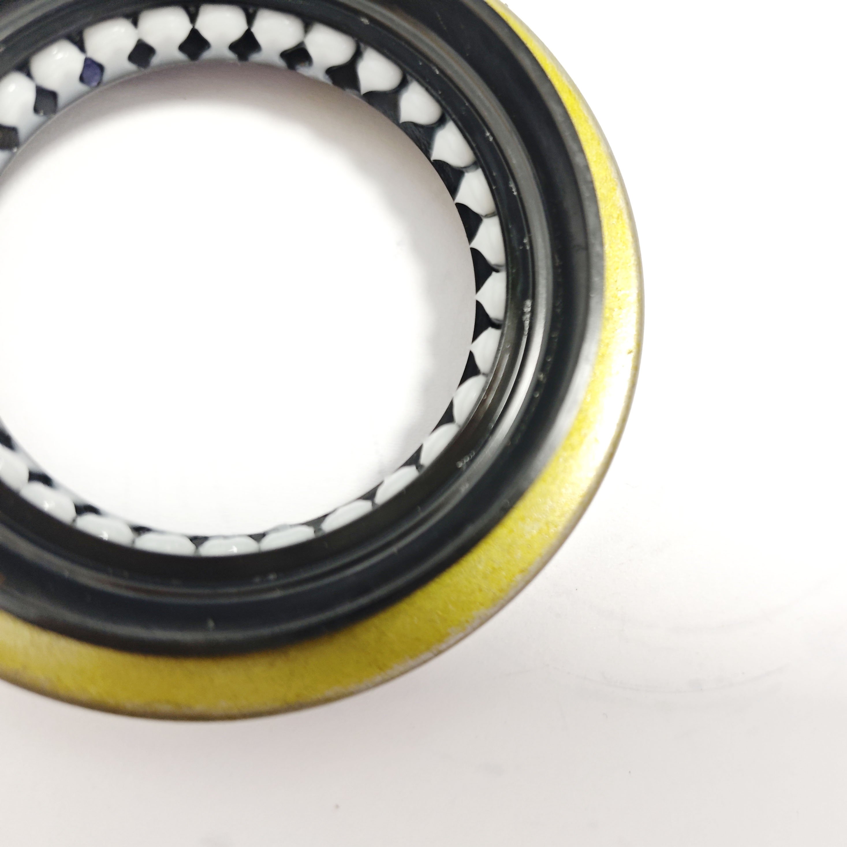 MD160949 45*72*12/19mm XTSEAO Seal Manufacturer Produces Rear Axle Differential NBR FKM Oil Seal for Mitsubishi Mini Cars